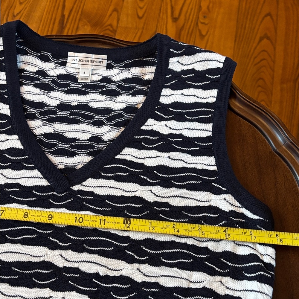 St. John Navy and White Patterned Sweater Vest - Picture 7 of 8